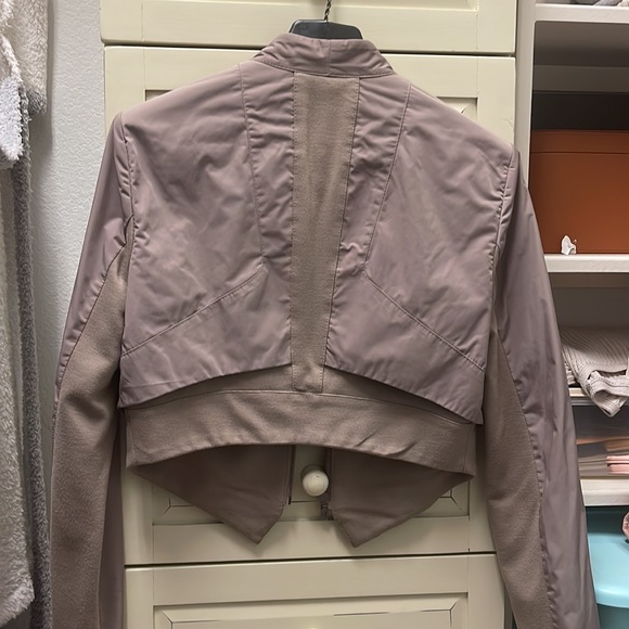 BCBG Crop Jacket - Picture 4 of 4